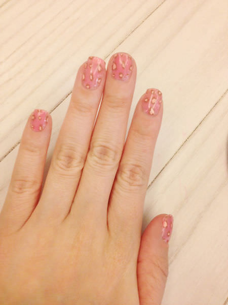 Pink leo nail 20