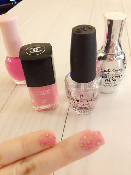 Pink leo nail 08